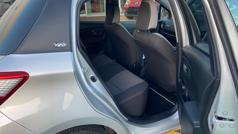 Toyota Yaris 1.5 VVT-i Y20 5dr [Bi-tone] Petrol Hatchback